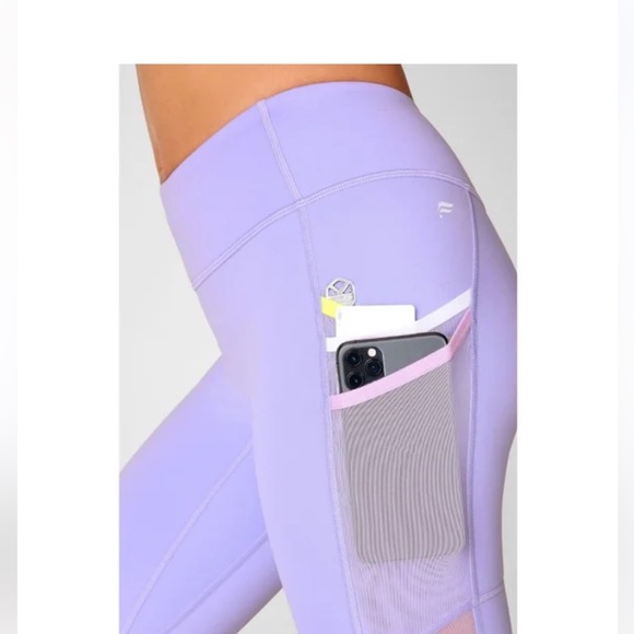 Trinity Mid-Rise Pocket 7/8 Leggings in LAVENDER MULTI - Picture 5 of 7